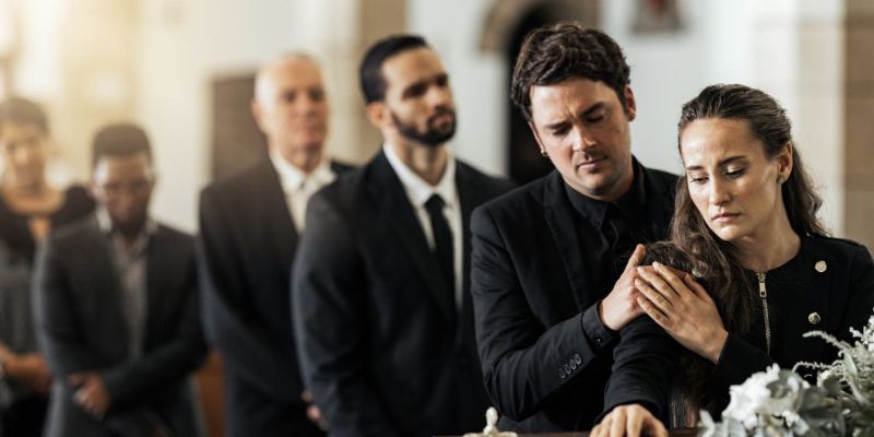 Mơ thấy đám ma người thân nhưng quan tài đầy tiền vàng – gia tiên báo lộc tỷ