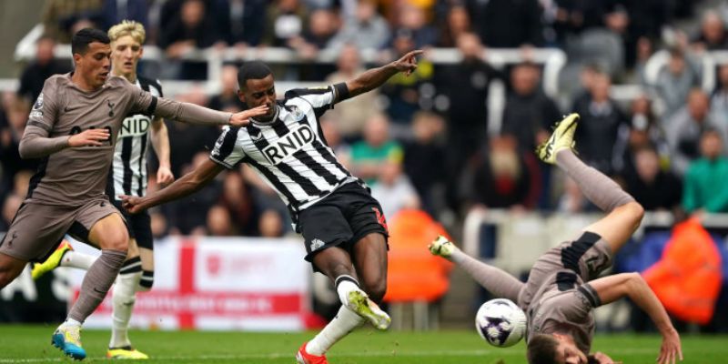 Tiền Đạo Newcastle Bùng Nổ 2025 – Sát Thủ Phá Lưới Jun88 Yêu Thích 6 Bí quyết phân tích xG và form gần nhất của Isak – Gordon – Osula