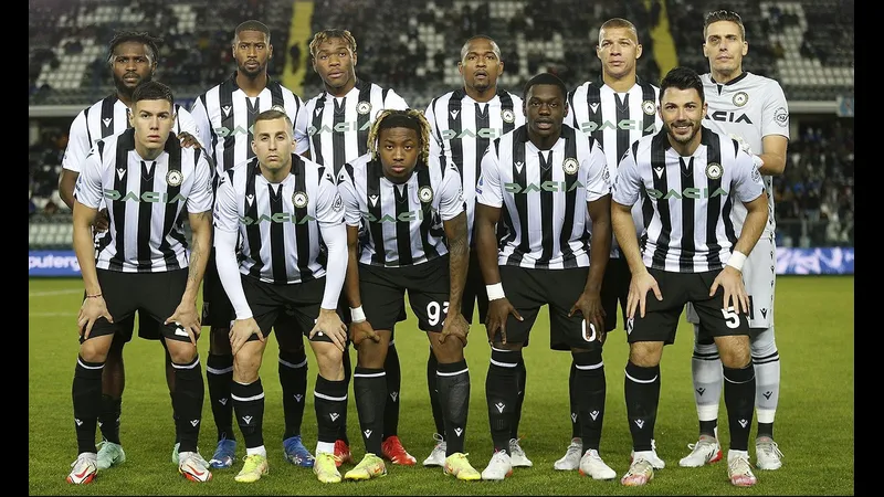 Cầu thủ của Udinese điều chỉnh vị trí trước trận đấu với Verona