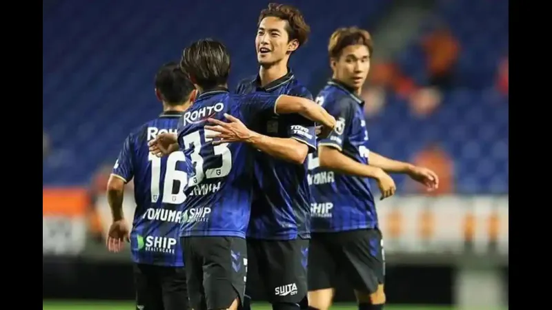 Cầu thủ Gamba Osaka tung cú sút mạnh vào khung thành Pohang - Dự đoán phạt Cầu thủ Gamba Osaka tung cú sút mạnh vào khung thành Pohang - Dự đoán phạt