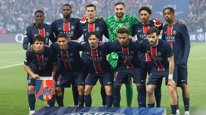 Cầu thủ PSG và Marseille xô đẩy gay gắt trên sân
