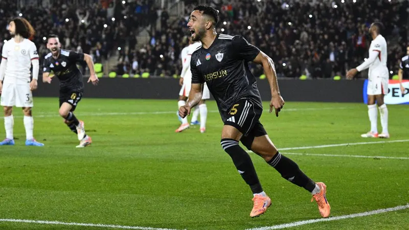 Cầu thủ Qarabag đang hớn hở mừng bàn thắng trước Newcastle