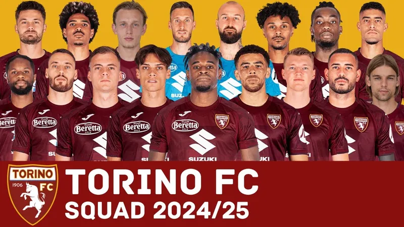 Cầu thủ của Torino và Bologna tranh chấp bóng trên sân Cầu thủ của Torino và Bologna tranh chấp bóng trên sân