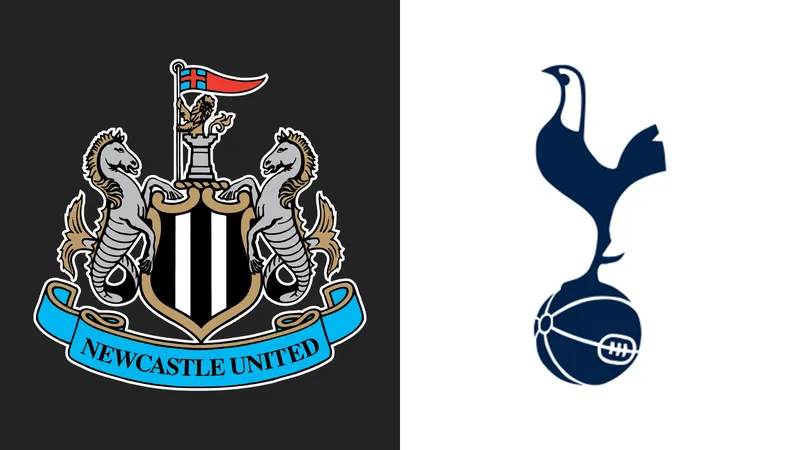 Cầu thủ Tottenham chạy nhanh với bóng trước sự áp đảo từ Newcastle Cầu thủ Tottenham chạy nhanh với bóng trước sự áp đảo từ Newcastle